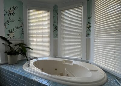 Nannie's Botanical Spa Tub